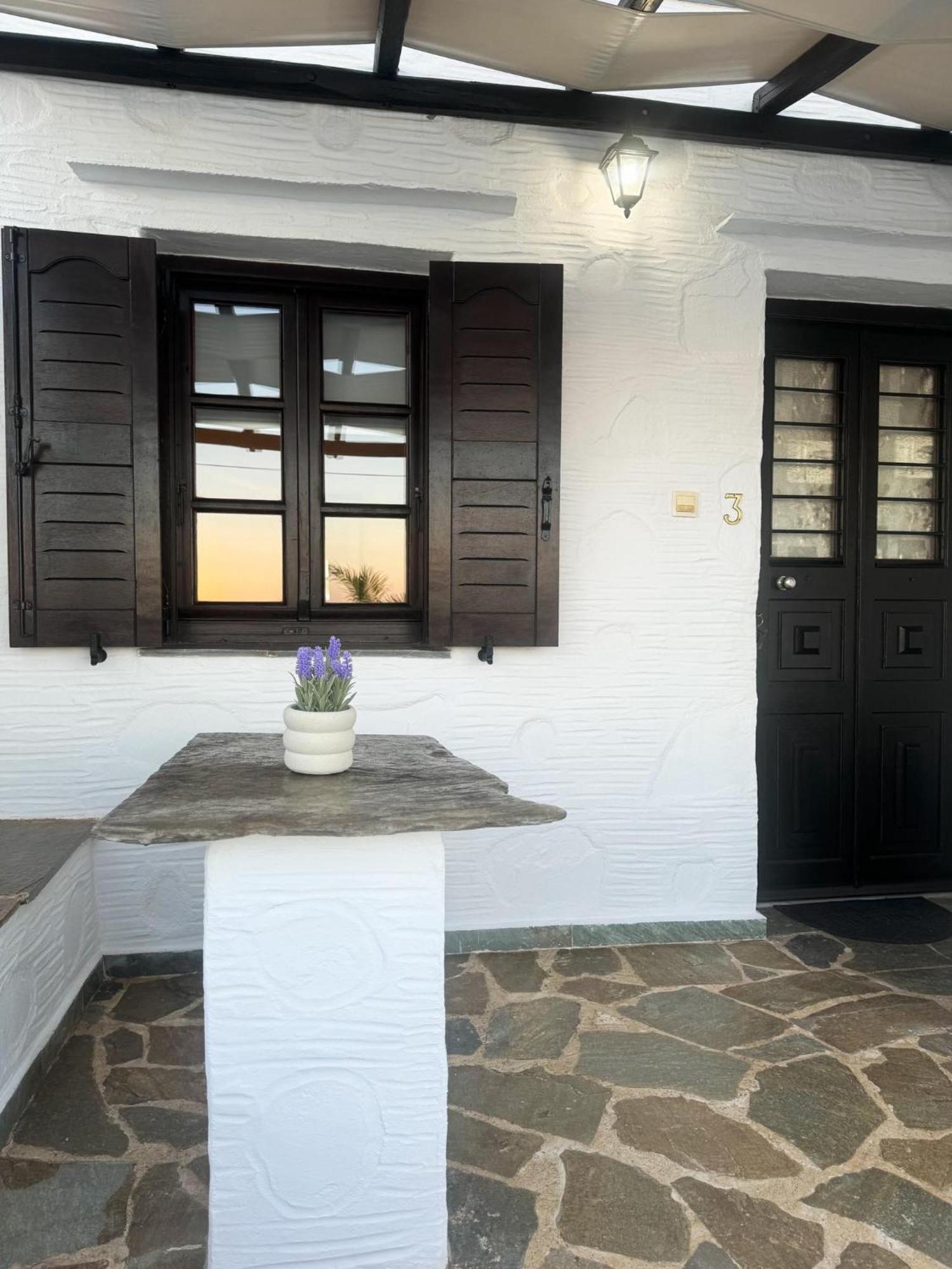 O Mylos Ermoupoli Exterior photo